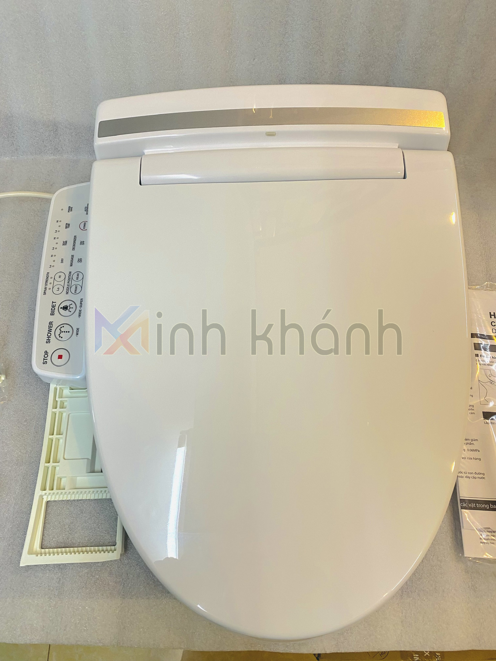 Nắp bồn cầu tự rửa điện tử thông minh điều khiển từ xa xịt rửa, vệ sinh phụ nữ INAX CW-KB22AVN (Hàng chính hãng)