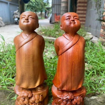 Tượng tùy duyên tượng chú tiểu bằng gỗ hương kt cao 20×8×8cm