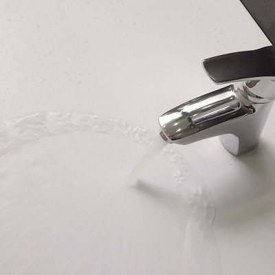 Vòi lavabo nóng lạnh Eurolife EL-4002 (Trắng bạc)