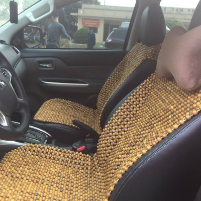 Lót ghế ô tô hạt gỗ Bách Xanh  ( hình thật )