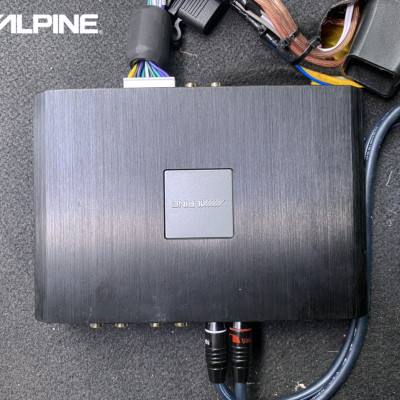 PXE-R500 Bộ xử lý DSP 6 kênh tích hợp Amply chính hãng Alpine
