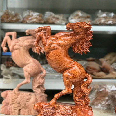 TƯƠNG CON NGỰA GỖ HƯƠNG KT CAO 50×23×12cm