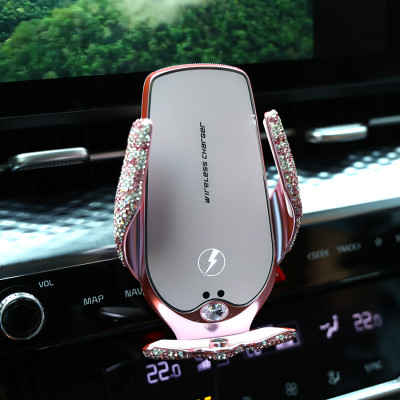 Giá Đỡ Điện Thoại Đính Đá Sang Trọng Cảm Biến Hồng Ngoại Kẹp Mở Tự Động Kiêm Sạc Không Dây Trên Ô Tô CIND V56