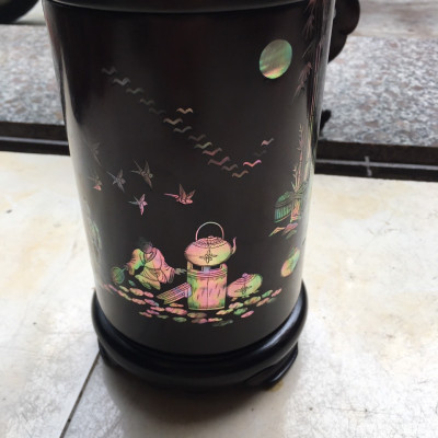 HỘP ĐỰNG TRÀ CHÈ BẰNG GỖ TRẮC ĐỎ ĐEN KẾT HỢP VỚI KHẢM ỐC ĐỎ KT 21×11.5CM