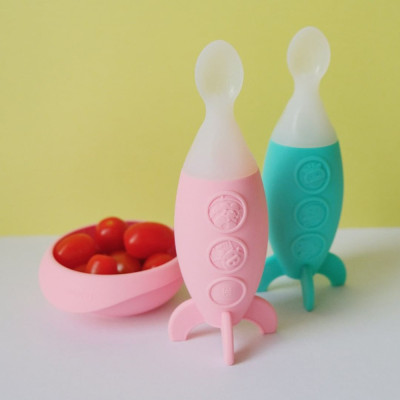 Bình bóp ăn dặm silicon có thìa Marcus & Marcus cho bé từ 6 tháng