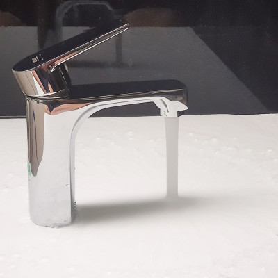 Vòi Lavabo nóng lạnh Eurolife EL-9002 (Trắng bạc)