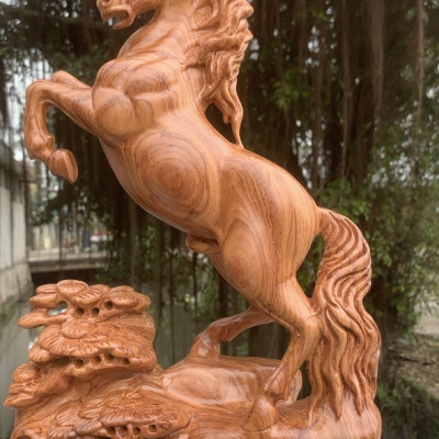 Tượng con ngựa nhất mã phi thiên bằng gỗ hương đá liền khối kt cao 40×22×7,5cm