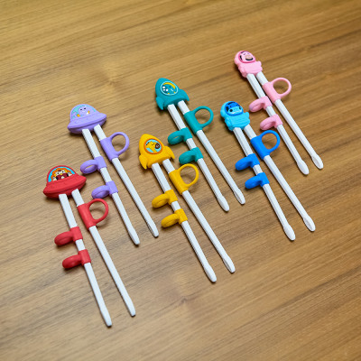 Đũa tập ăn phi hành gia cho bé Marcus & Marcus, từ 3 tuổi – Willo