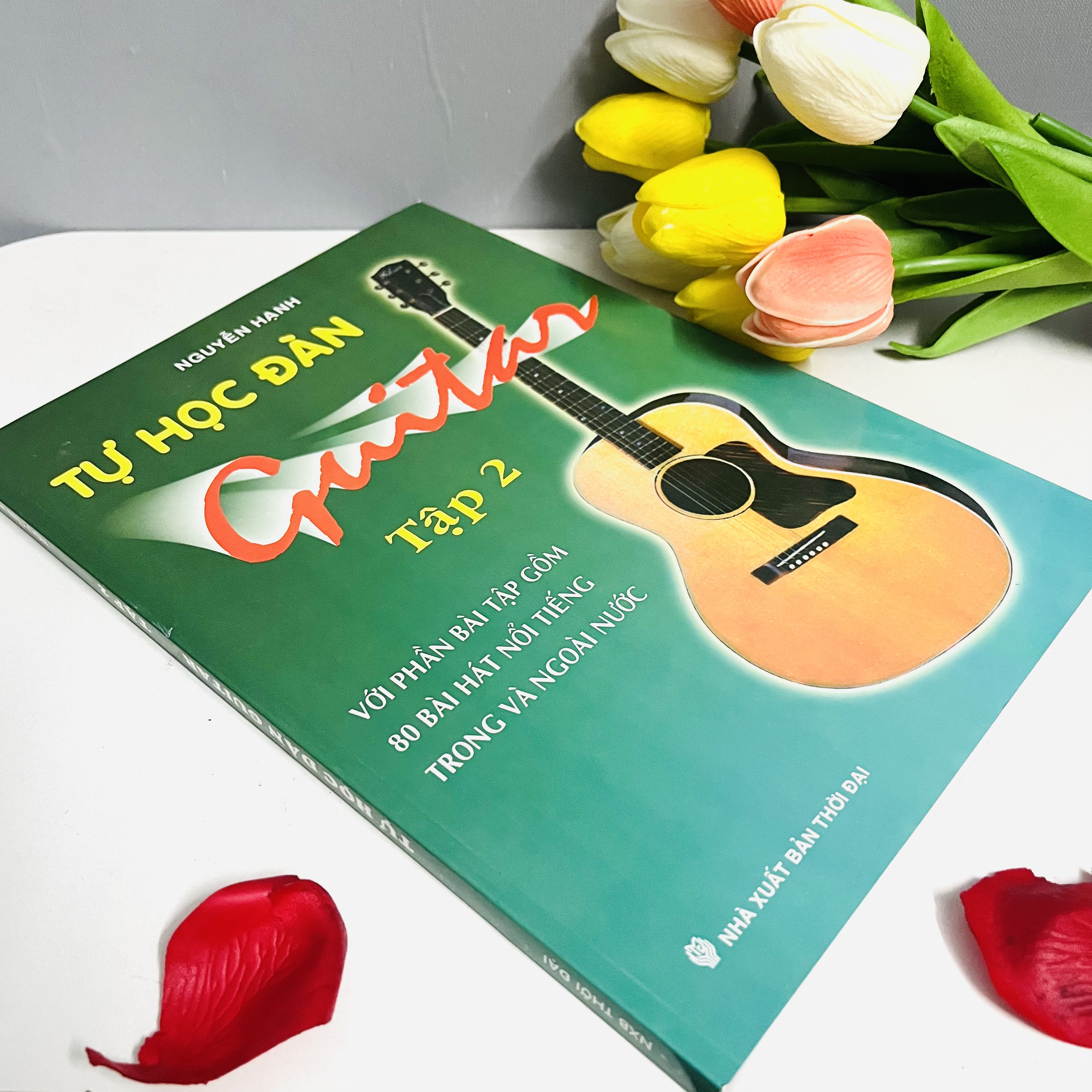 Combo Tự Học Đàn Guitar (Bộ 2 Tập) (Với Phần Bài Tập Gồm 150 Bài Hát Nổi Tiếng Trong Và Ngoài Nước)