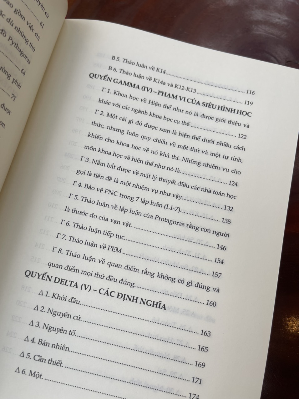 (Bìa cứng) SIÊU HÌNH HỌC - Aristotle – Lyceum – Nxb Đà Nẵng