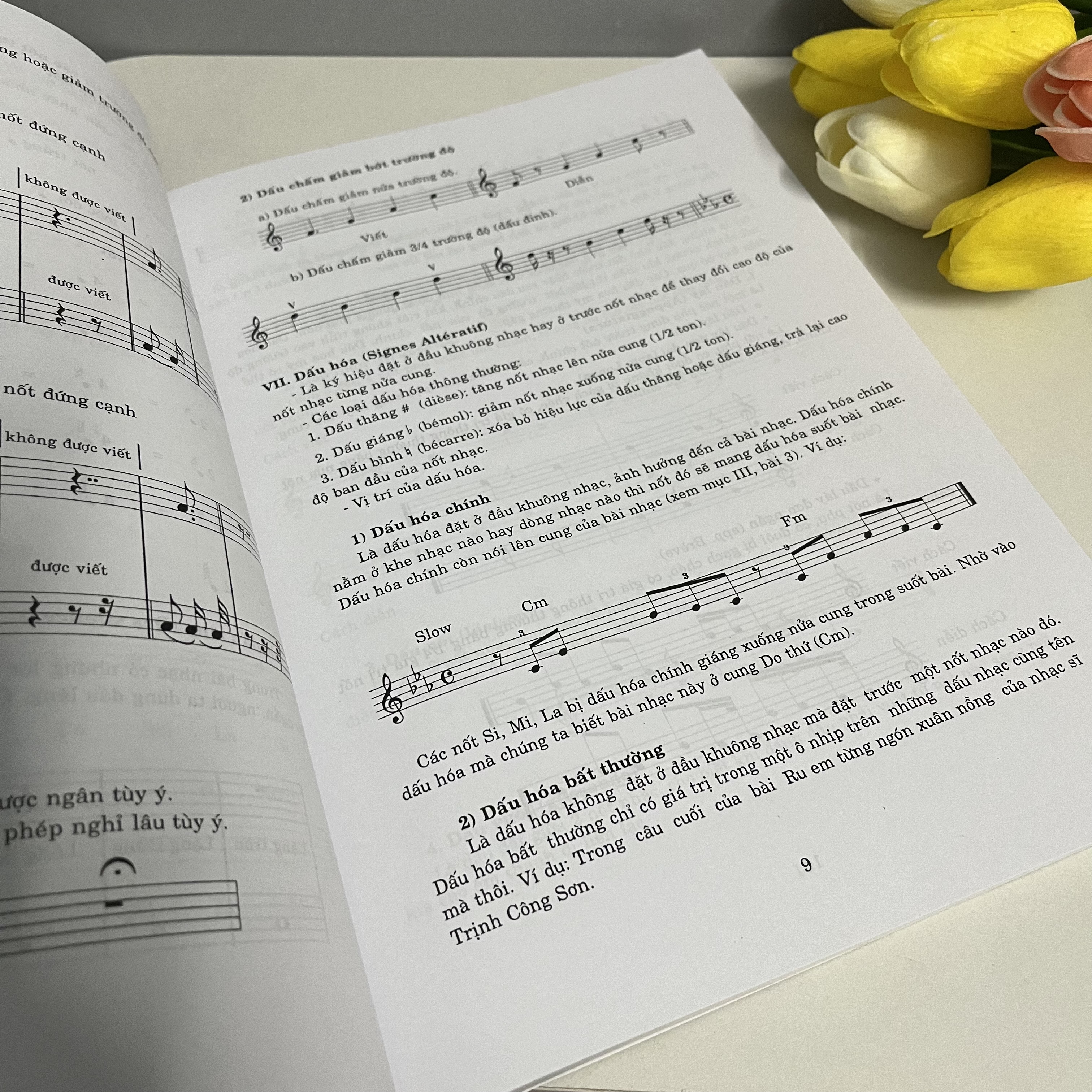 Combo Tự Học Đàn Guitar (Bộ 2 Tập) (Với Phần Bài Tập Gồm 150 Bài Hát Nổi Tiếng Trong Và Ngoài Nước)