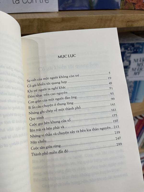 Sách - Khi trẻ người ta nghĩ khác (Nhã Nam HCM)