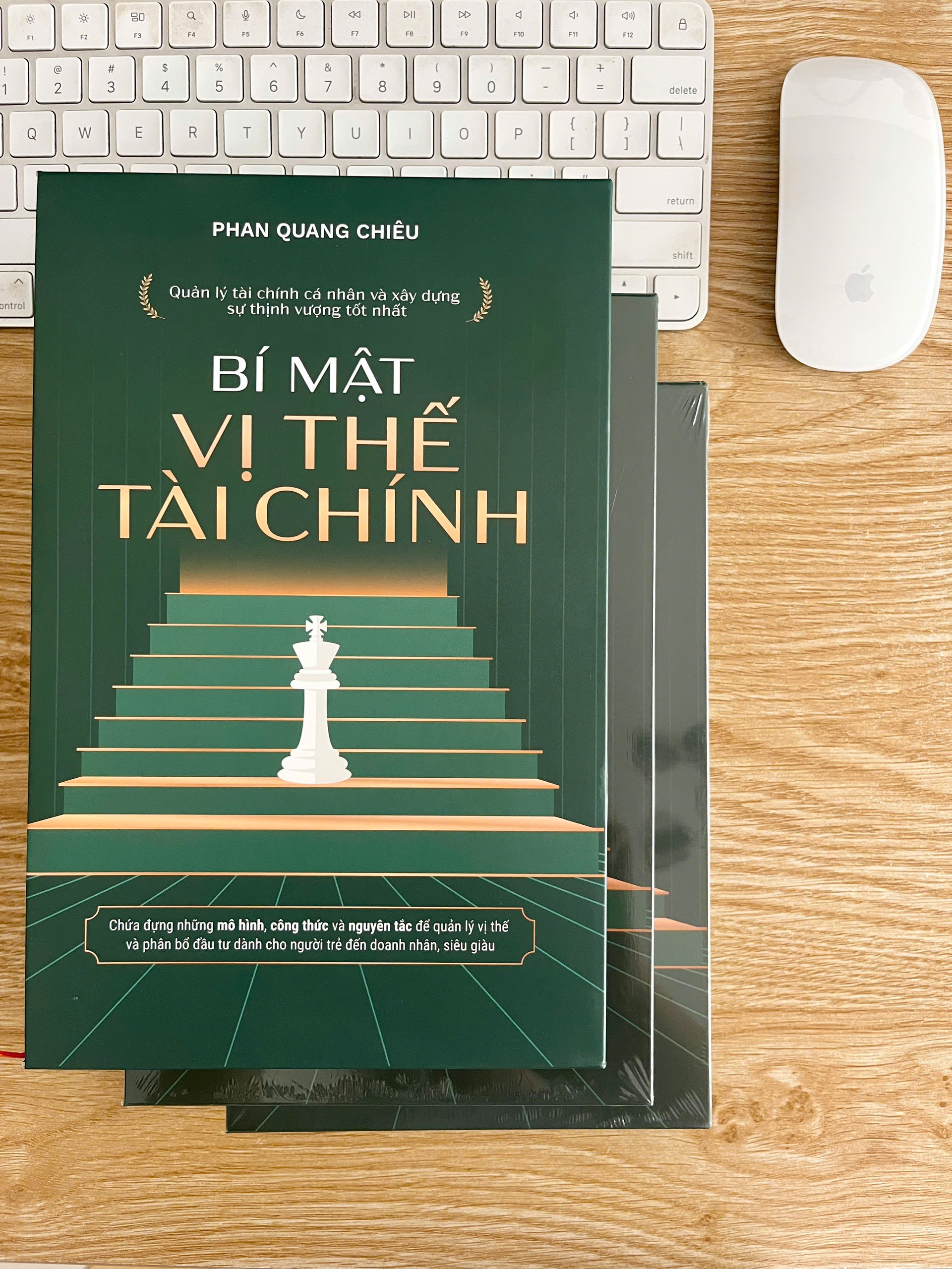 Sách Bí Mật Vị Thế Tài Chính - Quản lý Tài chính cá nhân và Xây dựng sự thịnh vượng tốt nhất - Tác giả: Phan Quang Chiêu
