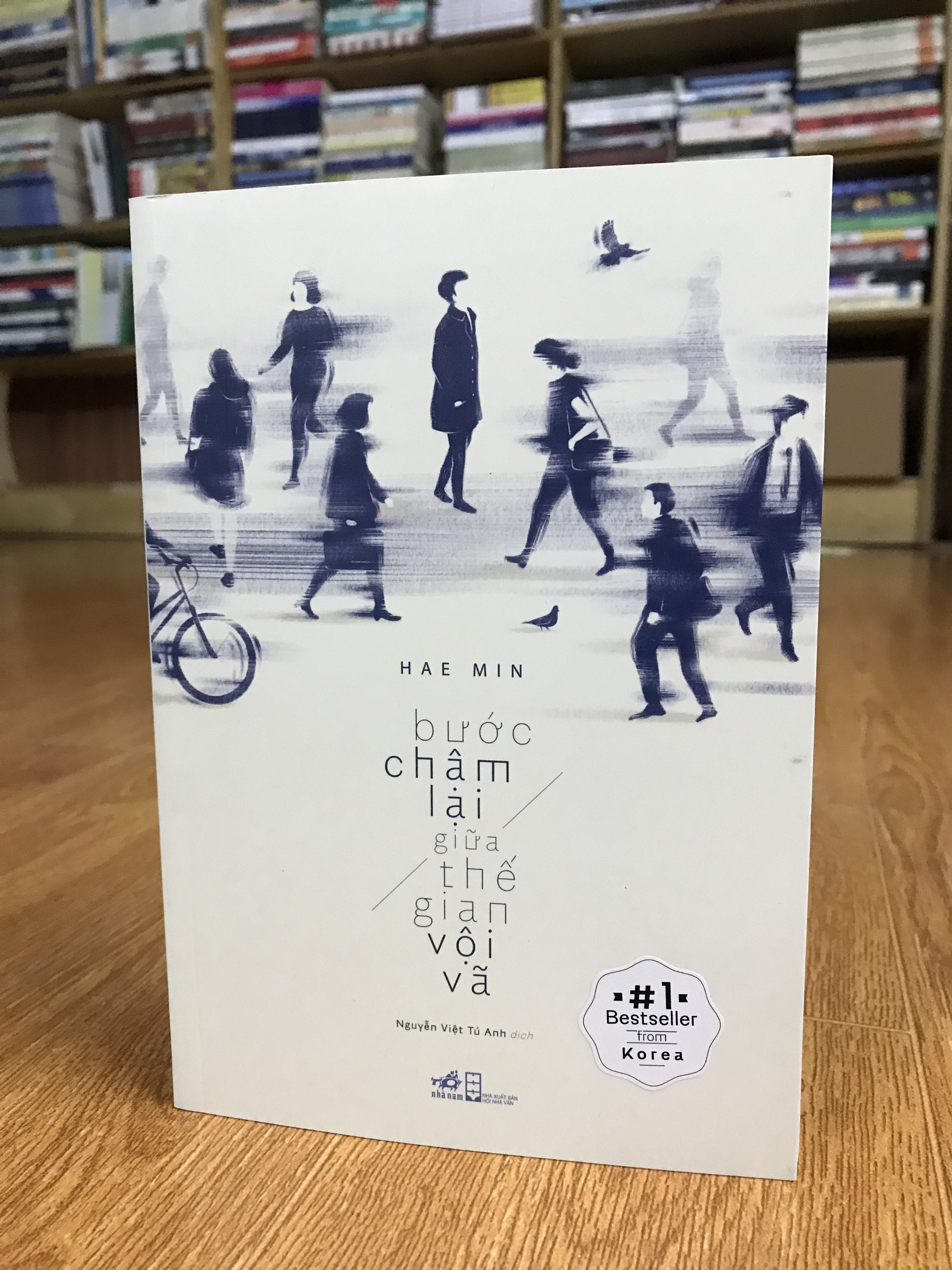 Combo sách hay: Liên người được chọn + Bước chậm lại giữa thế gian vội vã + Tìm em giữa ngàn sao lấp lánh (tặng kèm bookmark)