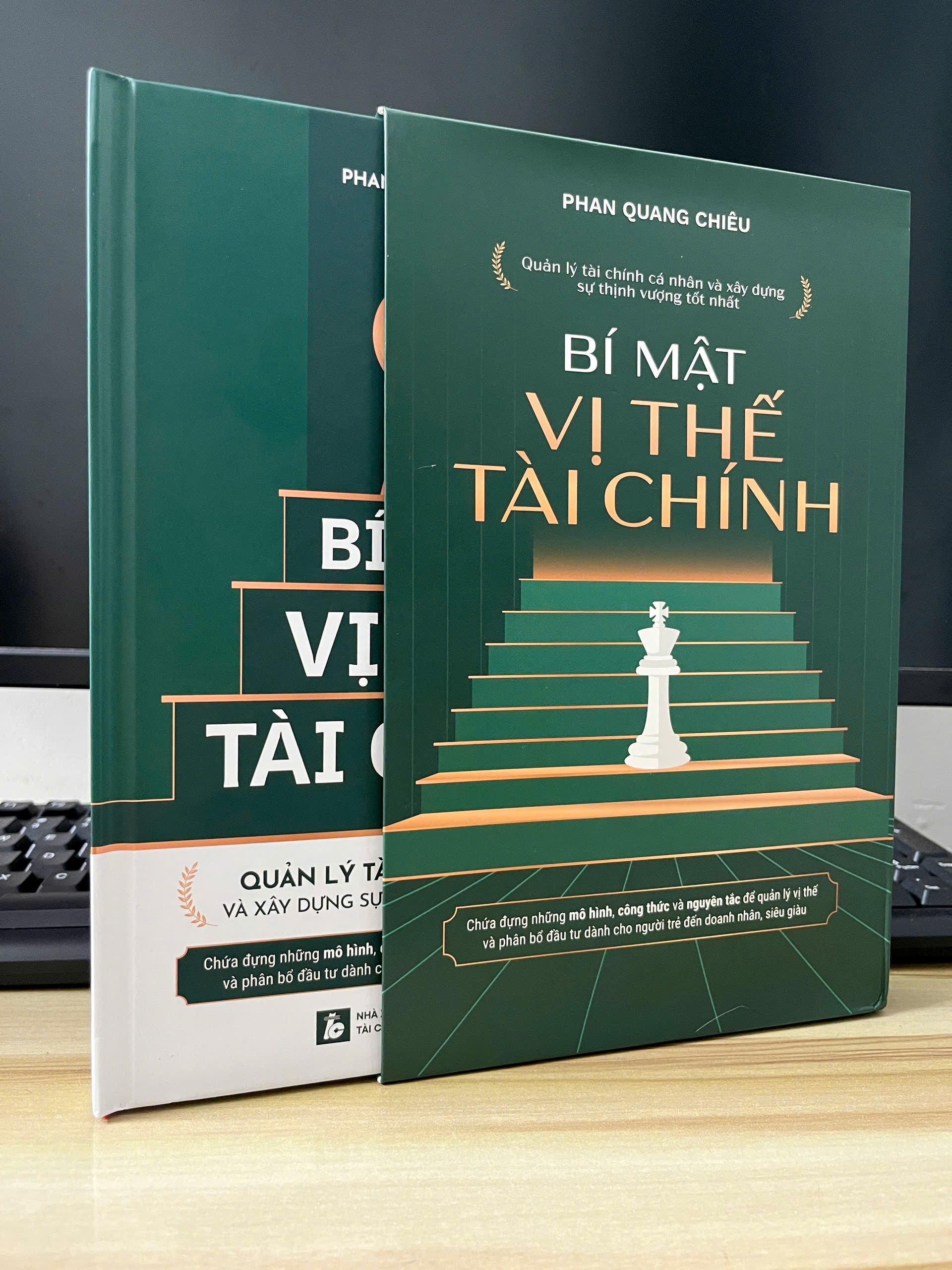 Sách Bí Mật Vị Thế Tài Chính - Quản lý Tài chính cá nhân và Xây dựng sự thịnh vượng tốt nhất - Tác giả: Phan Quang Chiêu