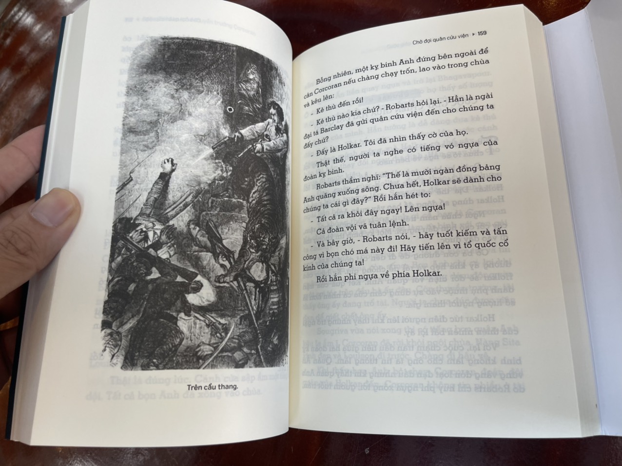 (Tủ sách Đời người) (Có hình minh họa) CUỘC PHIÊU LƯU CỦA THUYỀN TRƯỞNG CORCORAN - Alfred Assollant – Mai Hương dịch – Omegaplus - NXB Văn Học (Bìa mềm)