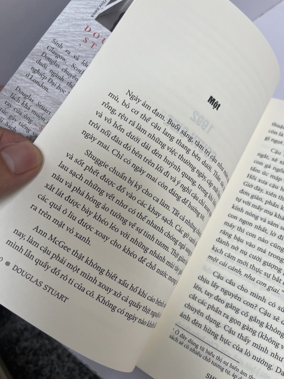 SHUGGIE BAIN - CHIẾC LINH HỒN NHỎ –The 2020 Booker Prize – Douglas Stuart – Trần Quốc Tân dịch - Huy Hoàng Bookstore
