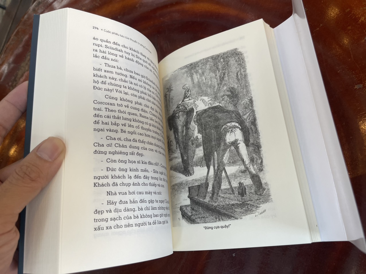 (Tủ sách Đời người) (Có hình minh họa) CUỘC PHIÊU LƯU CỦA THUYỀN TRƯỞNG CORCORAN - Alfred Assollant – Mai Hương dịch – Omegaplus - NXB Văn Học (Bìa mềm)