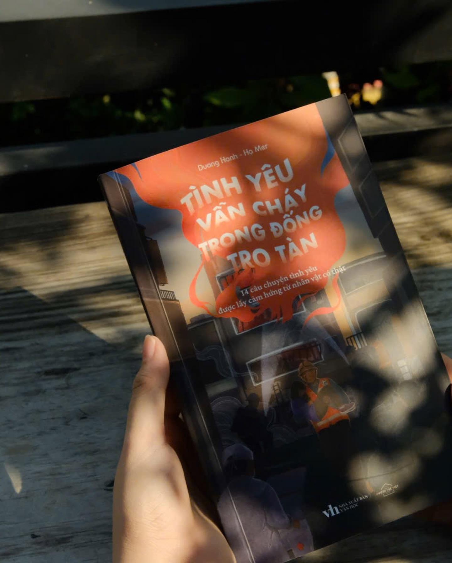 Sách - Tình Yêu Vẫn Cháy Trong Đống Tro Tàn