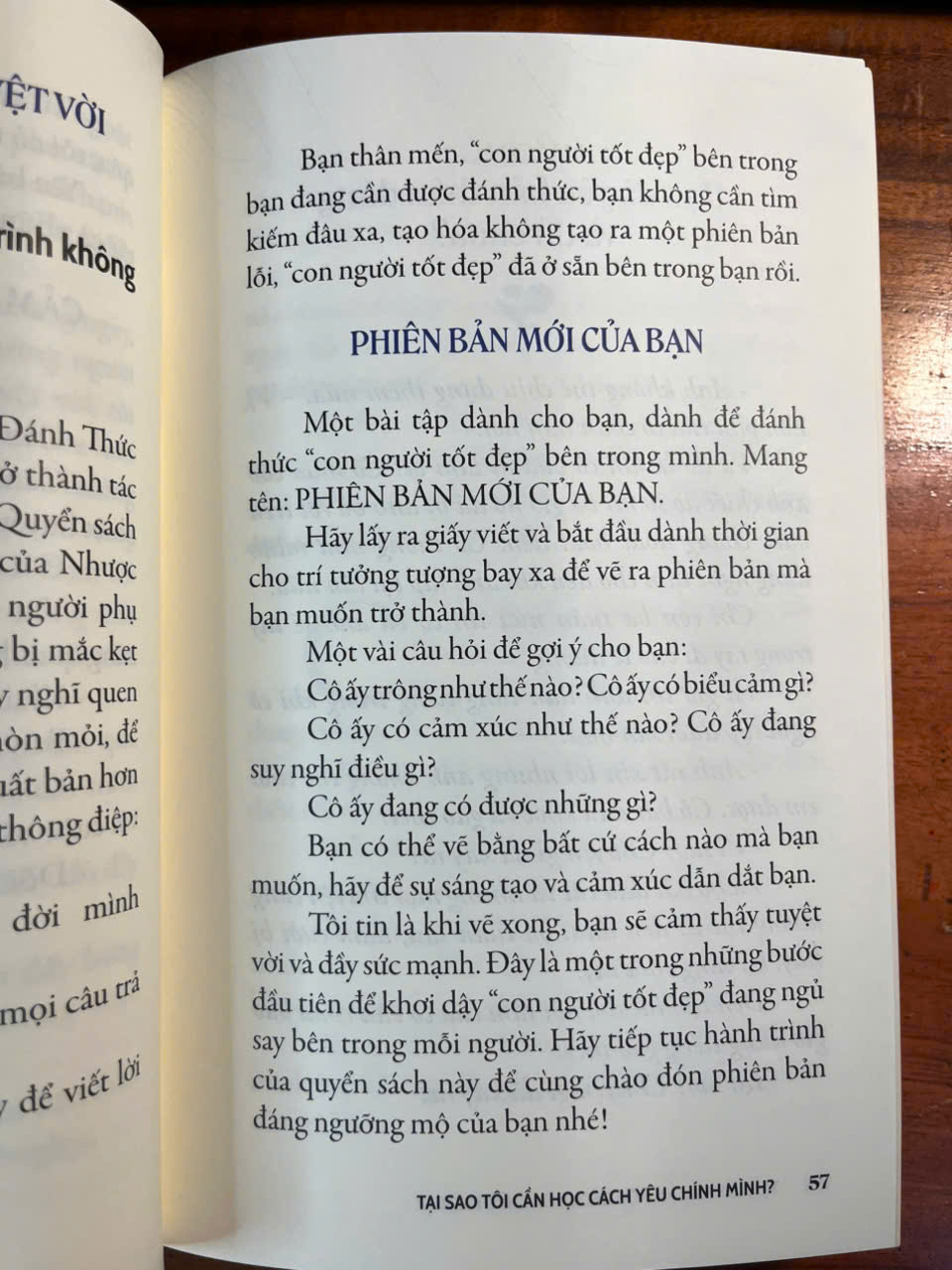 Sách - Yêu mình đủ bạn có cả thế giới (Song ngữ)