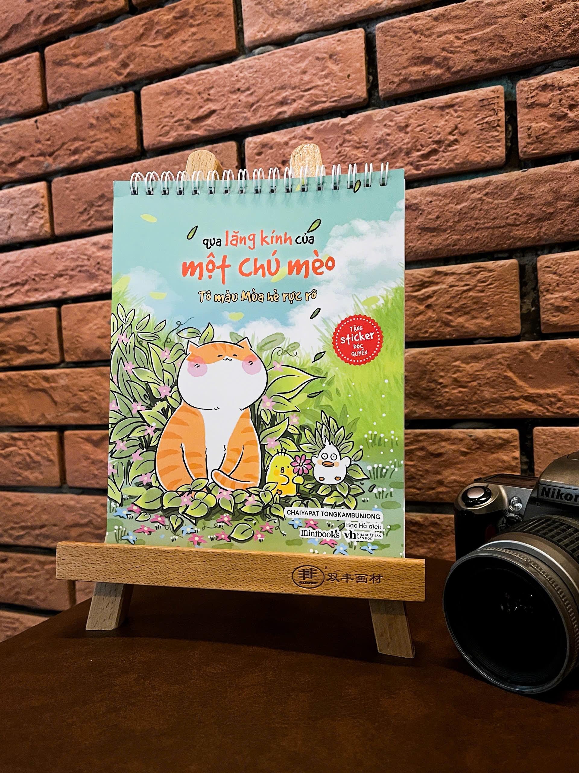 Qua Lăng Kính Của Một Chú Mèo (Tô Màu Mùa Hè Rực Rỡ) - Bản Quyền