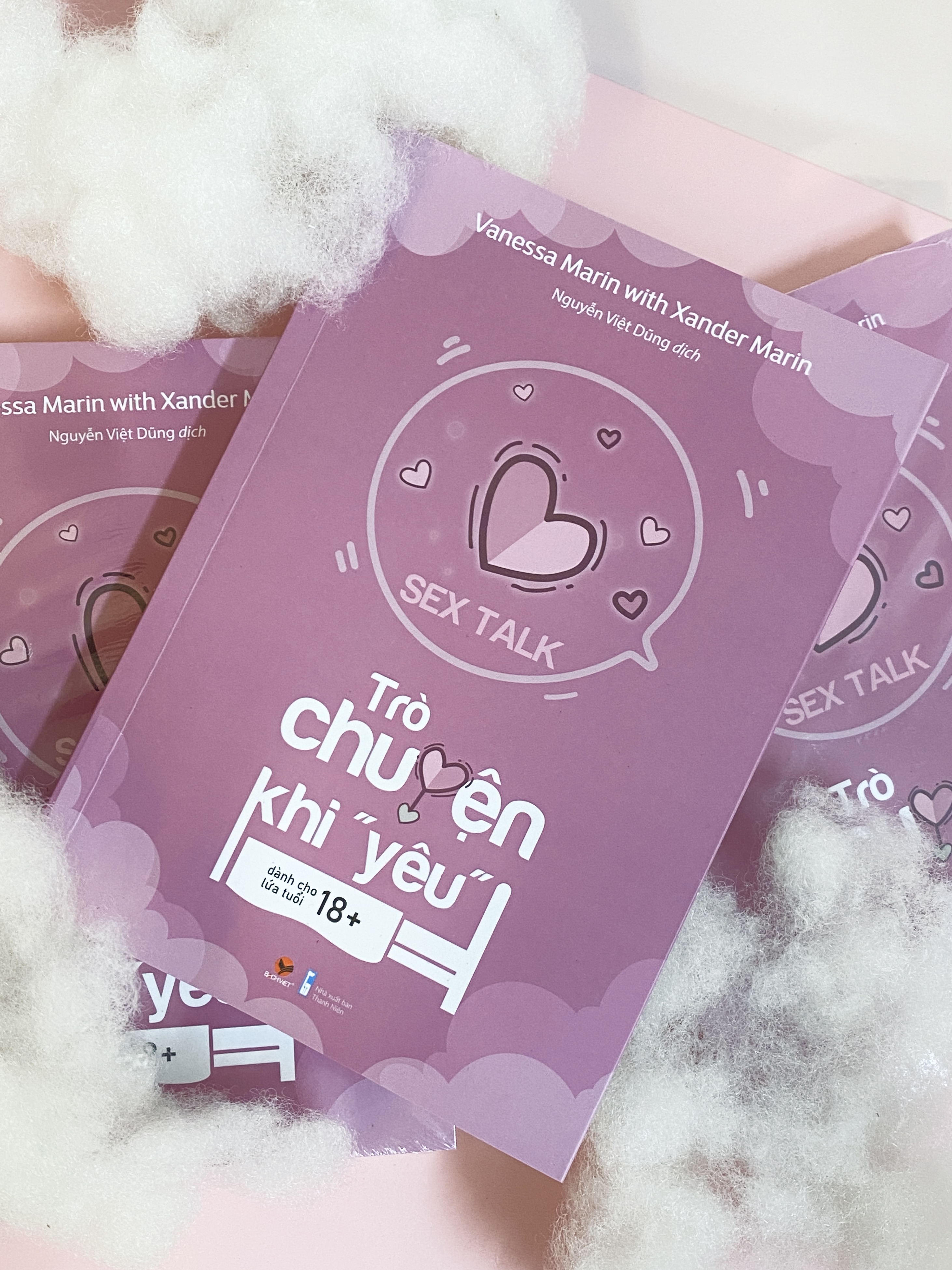 Sách - Trò chuyện khi yêu