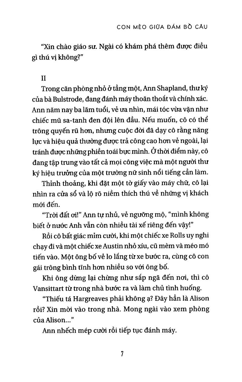 Con Mèo Giữa Đám Bồ Câu