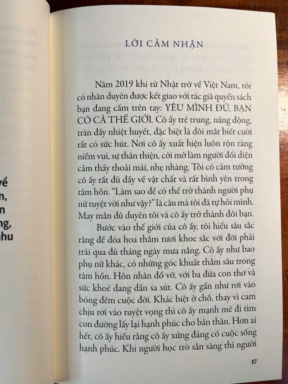 Sách - Yêu mình đủ bạn có cả thế giới (Song ngữ)