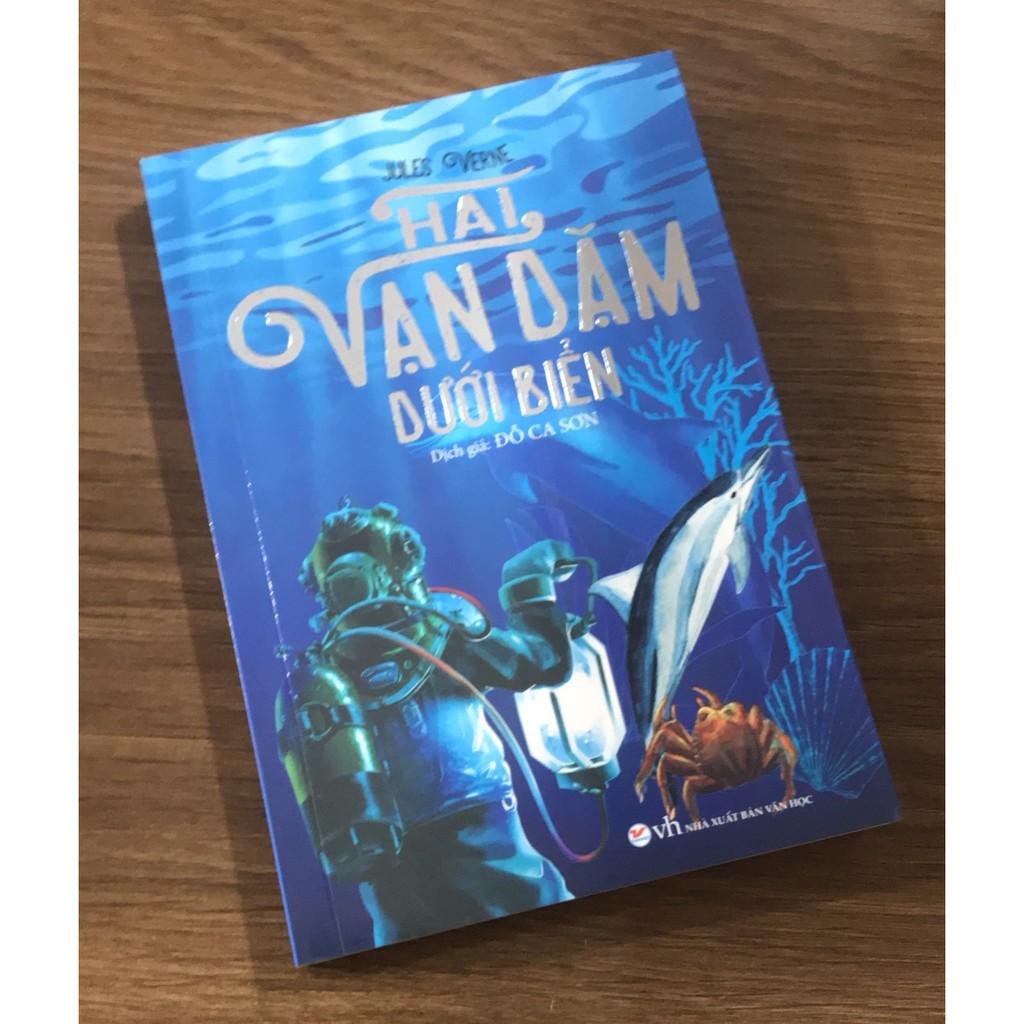 Hai Vạn Dặm Dưới Biển - Bản Quyền
