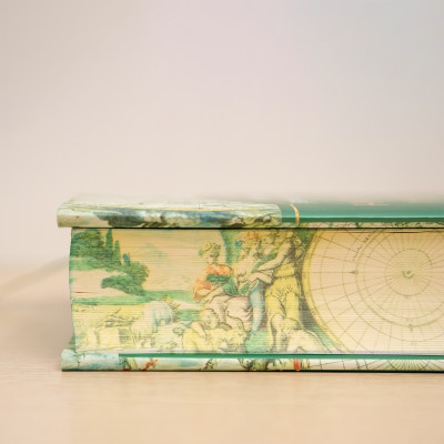 Sách: Trái Đất Chuyển Mình ( Bản Giới hạn - Bìa vải )