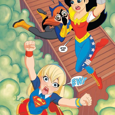 DC Super Hero Girls: Hits And Myths