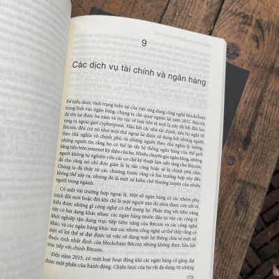 CUỘC CÁCH MẠNG TIỀN MÃ HÓA – Ngành tài chính trong kỷ nguyên của Bitcon, blockchain và token – Rhian Lewis – Hà Phương Anh dịch – NXB Xây Dựng (Bìa mềm)