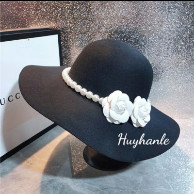 Nón mũ nỉ rộng vành Fedora kết 2 hoa voan kiếng phối đai ngọc trai nhân tạo dona25070101