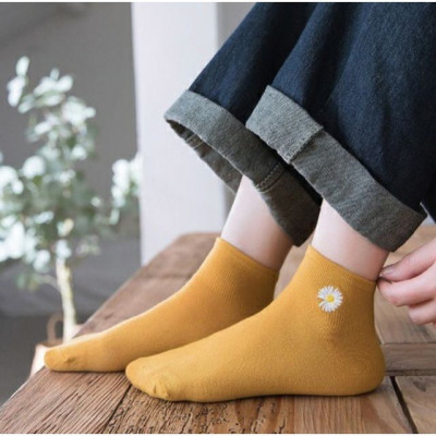 Túi 10 đôi tất hoa cúc , gấu nữ ,cổ ngắn nhiều màu dễ thương vải cotton đẹp và bền kèm túi dây rút xinh xắn cute cho phái nữ