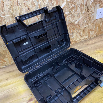 VALI NHỰA DEWALT N442425- HÀNG CHÍNH HÃNG