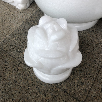 Cặp búp sen đá trang trí đá cẩm thạch trắng đế tròn trang trí mộ, đền thờ - Cao 20 cm