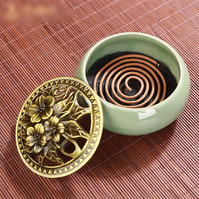 Lư xông trầm bằng gốm  có tấm lót chống nóng , chống ố vàng đáy lư , lư hương sứ  kèm đế cắm được tất cả các loại nhang , giúp tạo ra bầu không khí trong lành , tĩnh tâm và an lạc   