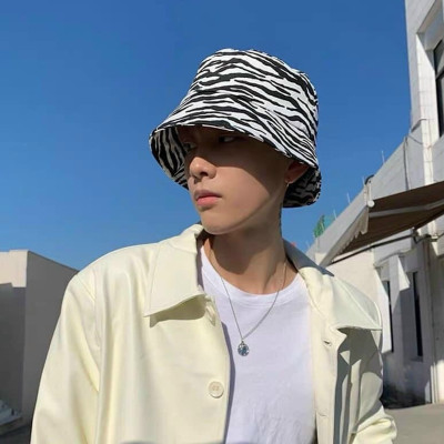 Mũ vành bò sữa 2 mặt phong cách trẻ trung