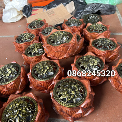 Nữ xông trầm hoa sen bằng gỗ hương đá lắp đồng  kt 11×11×7cm 