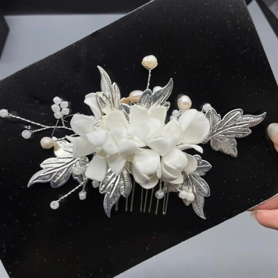 Cài tóc cô dâu hoa đất sét trắng có sẵn xược cài mã 007 - 13cm