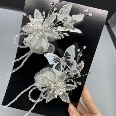 Cài tóc cô dâu hoa hồng voan đính bướm mẫu mới t8/2024