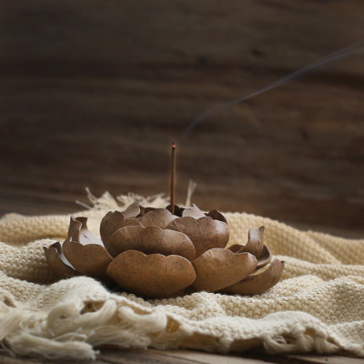 Hoa gốm xông đốt trầm và deco nhà cửa hàng cao cấp