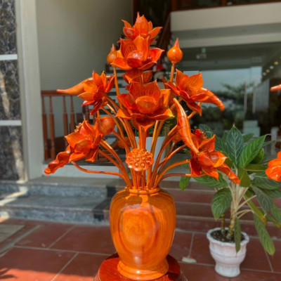 2 bình hoa sen 25 cành ,hoa ,lá gương ,trang trí phòng khách phòng thờ bằng gỗ hương đỏ cực đẹp 