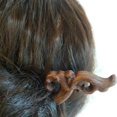 TRÂM CÀI TÓC GỖ HỌA TIẾT