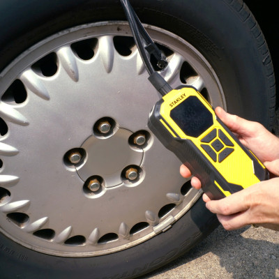 Dụng cụ đa năng STANLEY Model SXIF0101 bơm xe, đèn pin Led, sạc dự phòng - Hàng chính hãng