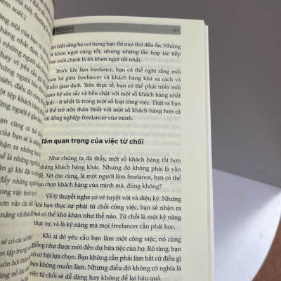 NGƯỜI HƯỚNG NỘI LÀM FREELANCER - Làm việc tự do, sống là chính mình -  om Albrighton - Đồng Thị Huyền Ngọc – Bizbooks  - NXB Hồng Đức