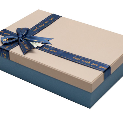 Hộp Quà Chữ Nhật Phượng Hoàng C203 - 27 x 19 x 6 cm - Giao mẫu ngẫu nhiên