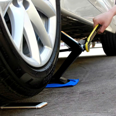 Kích Nâng Gầm 2 Tấn Kèm Cờ Lê - Thiết Kế Nhỏ Gọn, Dễ Dùng Cho Ô Tô, Xe Máy