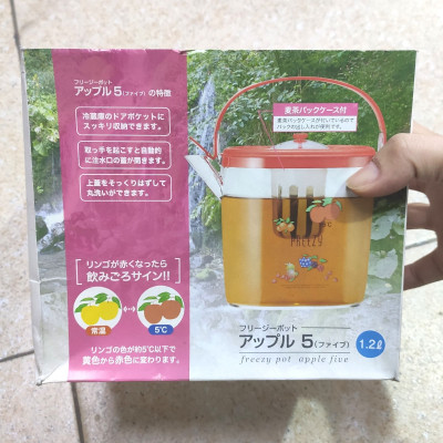 Bình đựng nước pha trà kèm lưới lọc 1,2L xuất xứ Nhật Bản