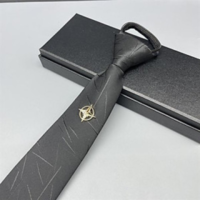 Cà vạt nam thắt sẵn 6cm màu đen hoạ tiết gắn tag cài thời trang 2024